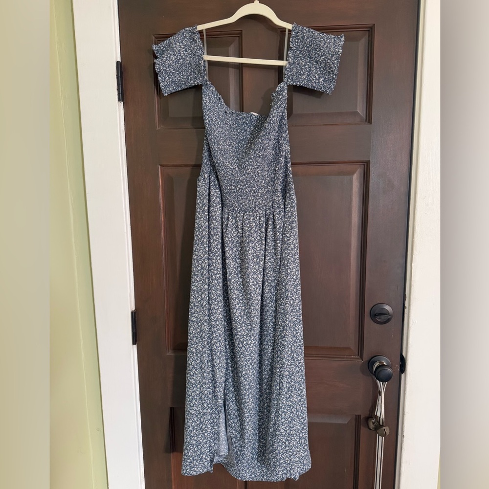 Blue/white floral off the shoulder beachy dress - Size 2XL